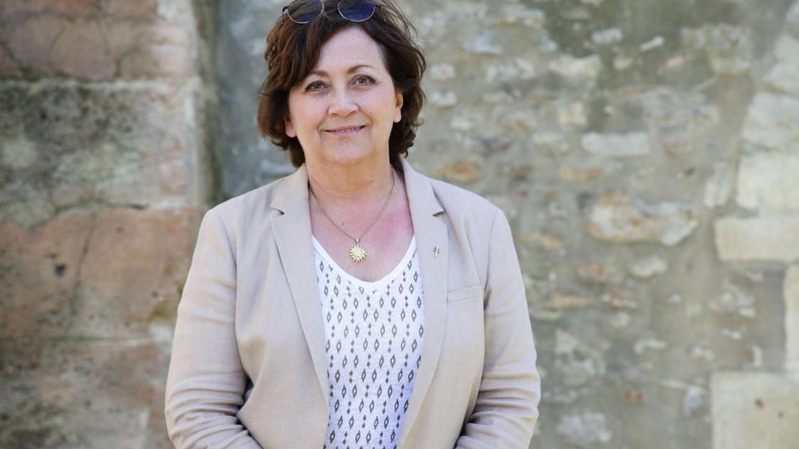 Épouse Olivier Marleix